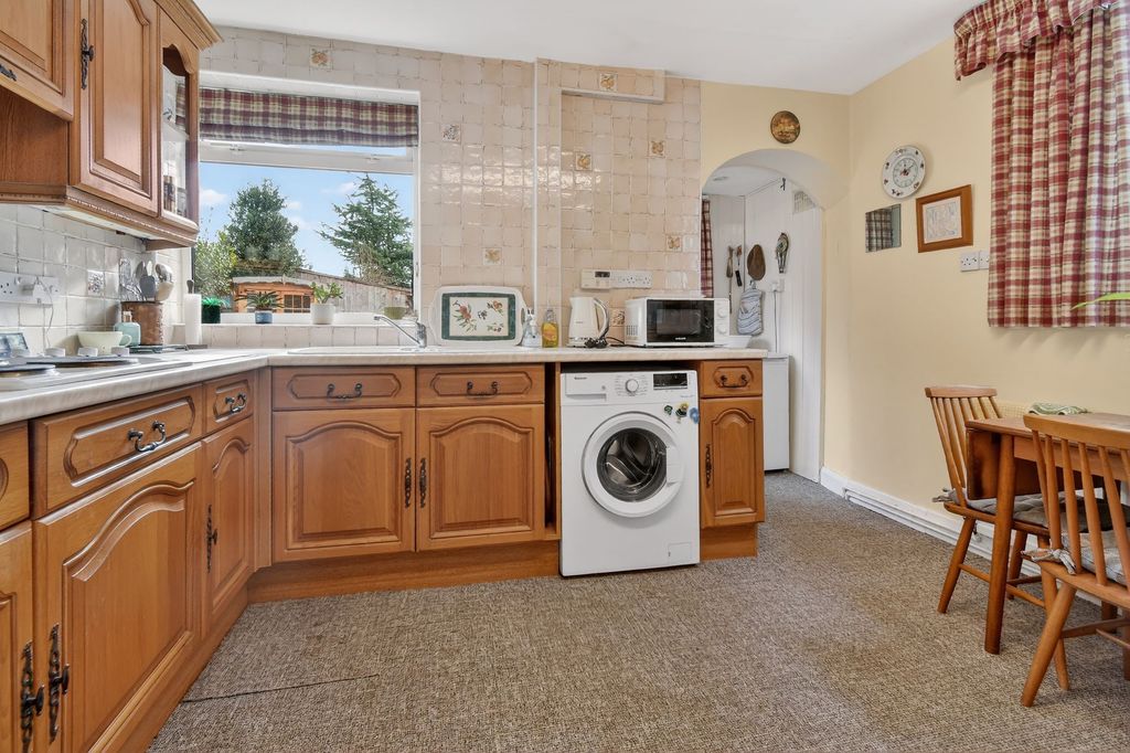 Property photo 3 of 14