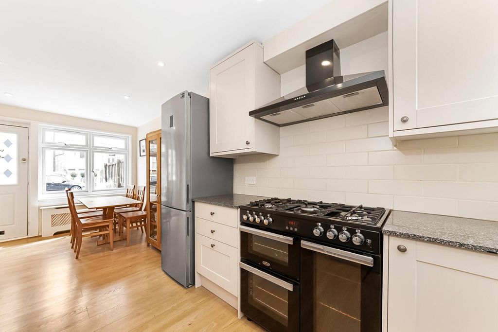 Property photo 2 of 13 3