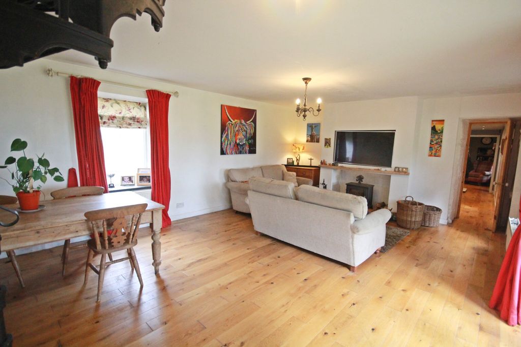 Property photo 3 of 31