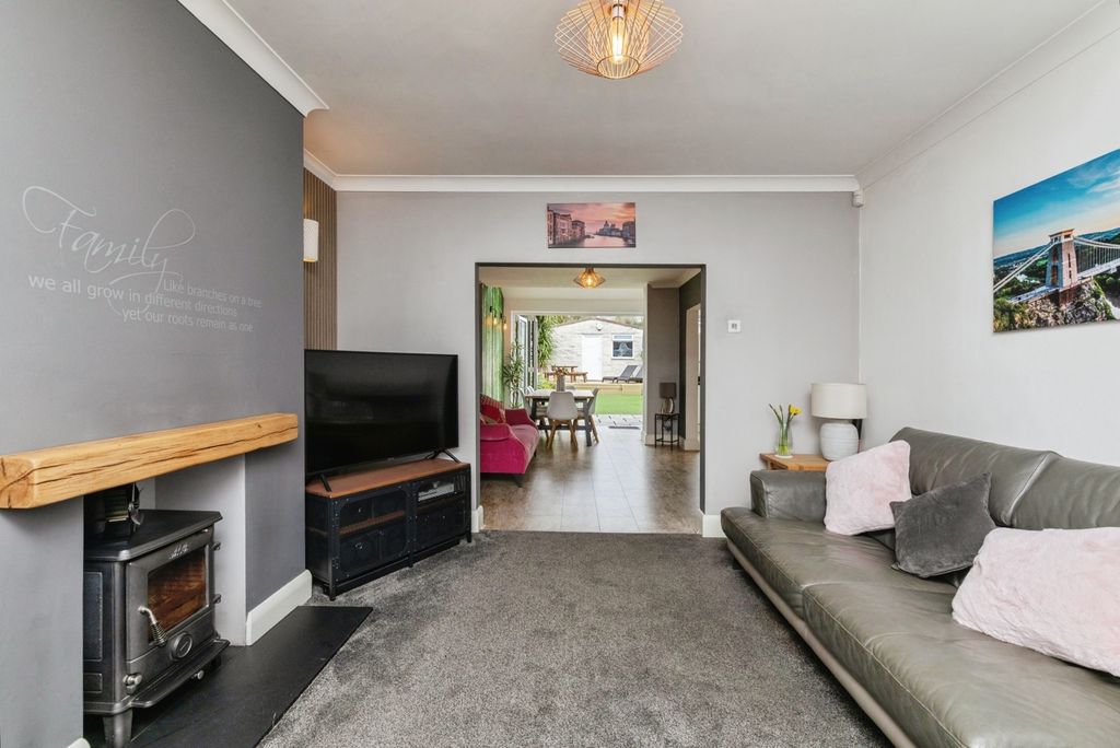 Property photo 3 of 20 Pbox-Img.Jpg