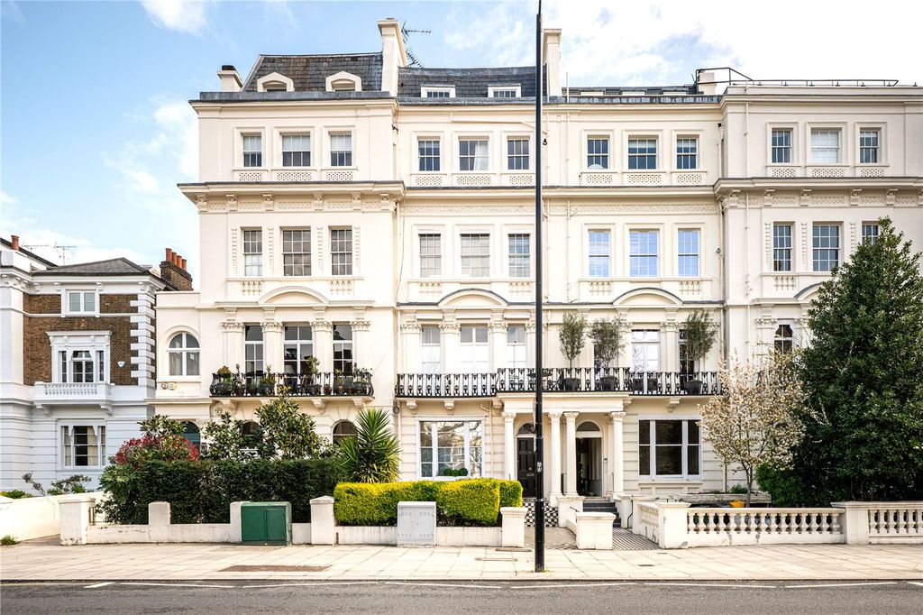 Property photo 2 of 12 External