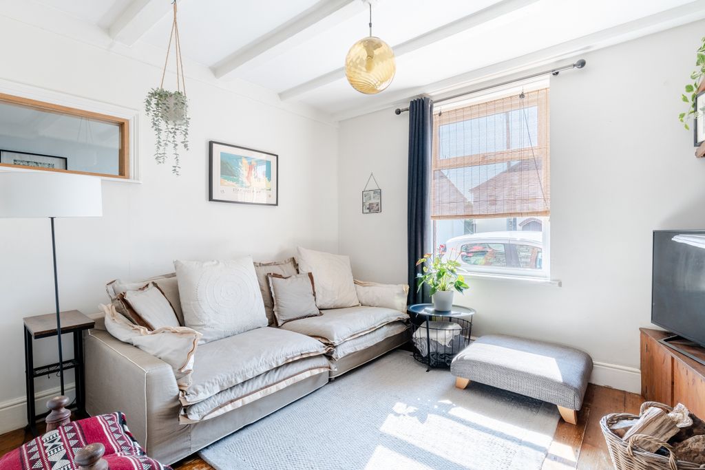 Property photo 3 of 19 A7401443-Hdr-2
