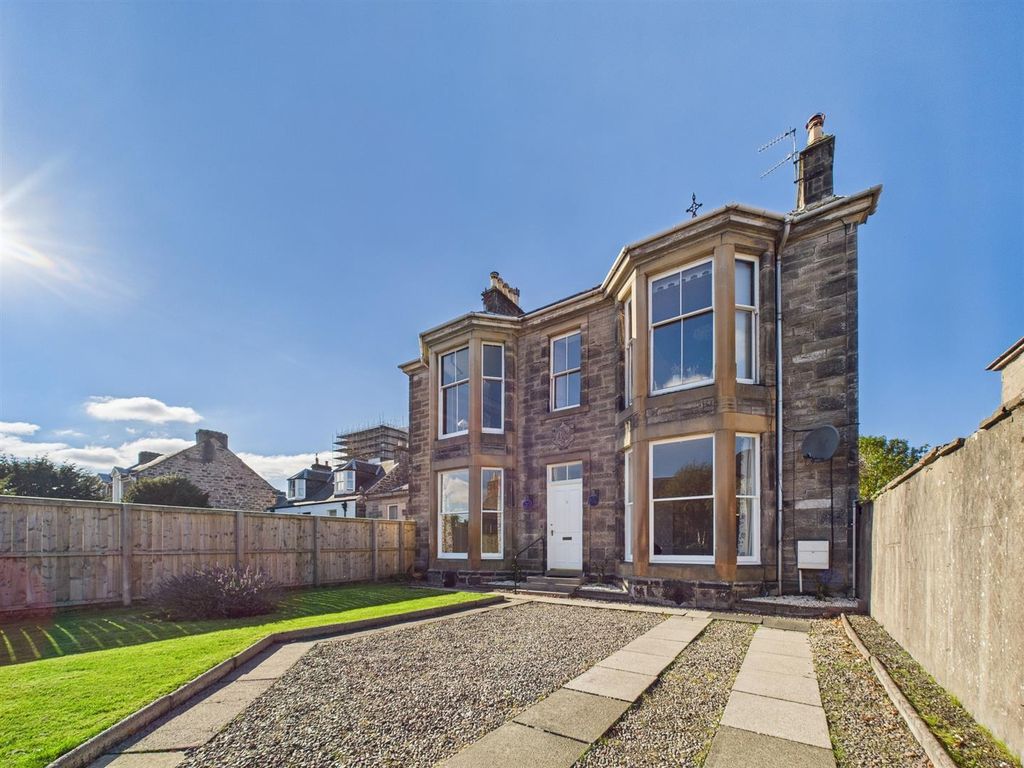 Property photo 1 of 16 Cam01486G0-Pr0896-Still016.Jpg