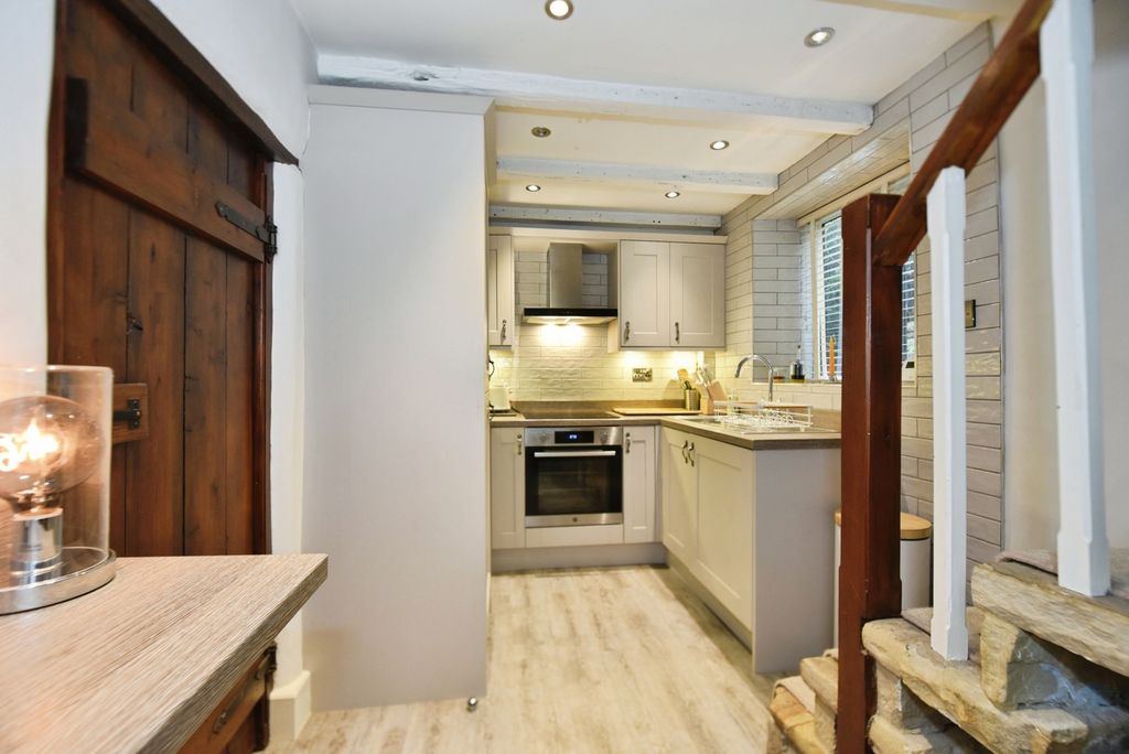 Property photo 3 of 16 Pbox-Img.Jpg