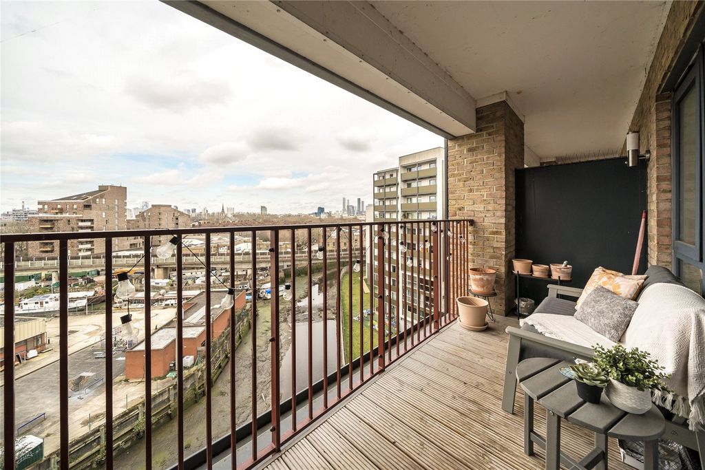 Property photo 3 of 8 Picture No. 11