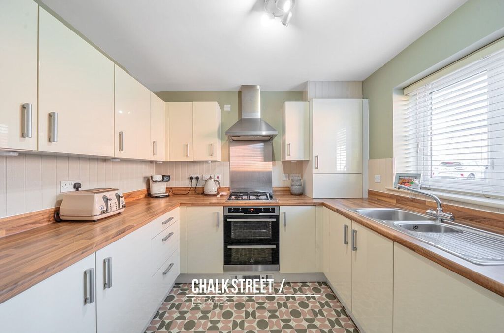 Property photo 3 of 22