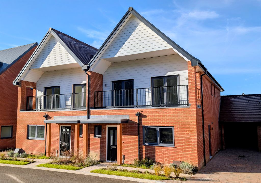 Property photo 1 of 11