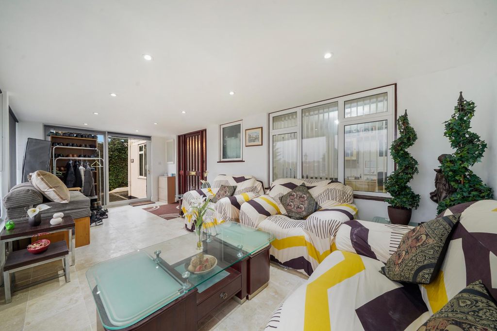 Property photo 2 of 26 Photo 1