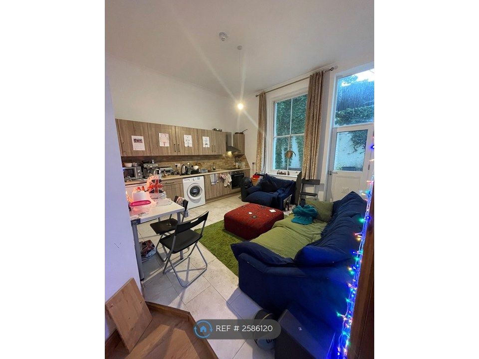 Property photo 2 of 6