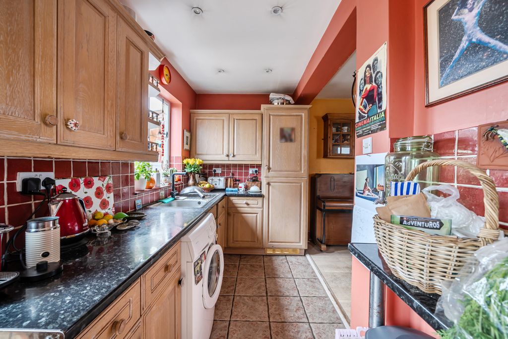 Property photo 2 of 20 1406232-8-6980c00...