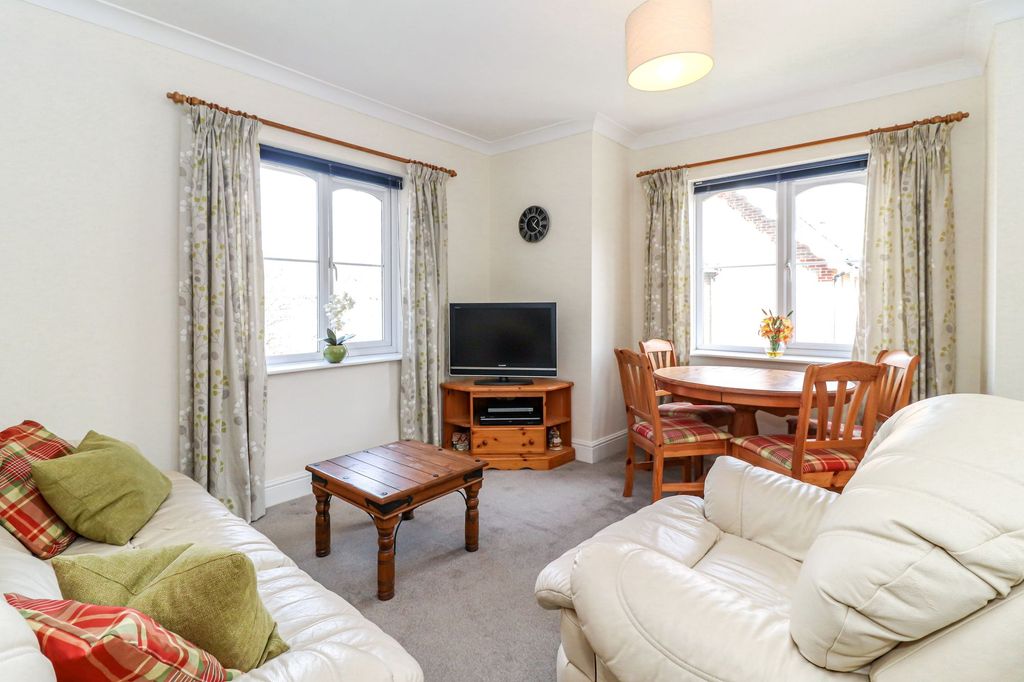 Property photo 2 of 16