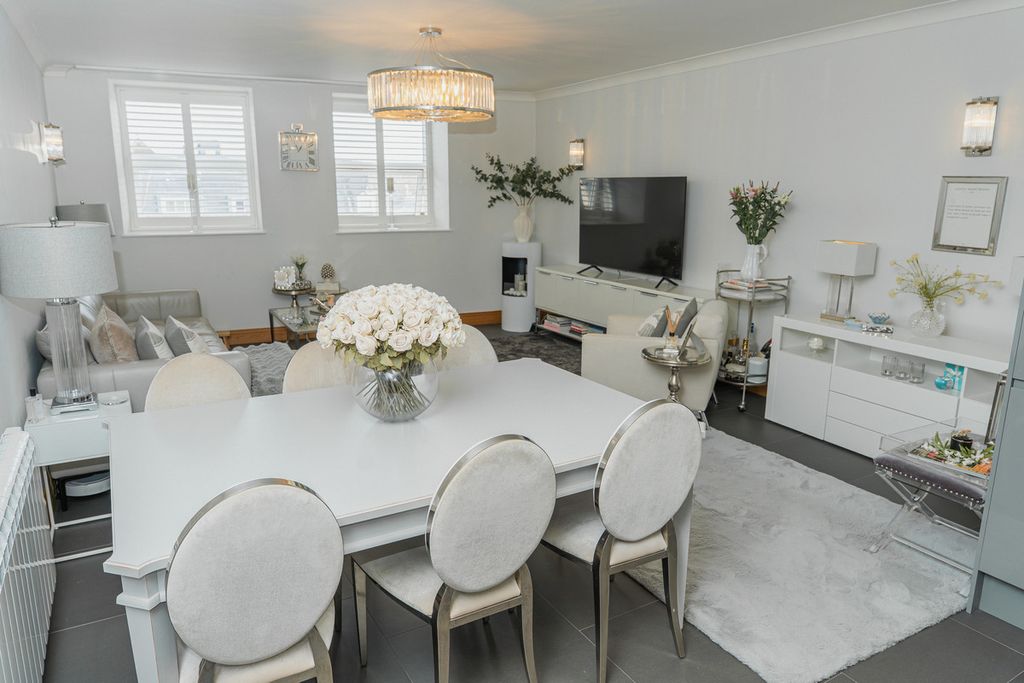 Property photo 1 of 29