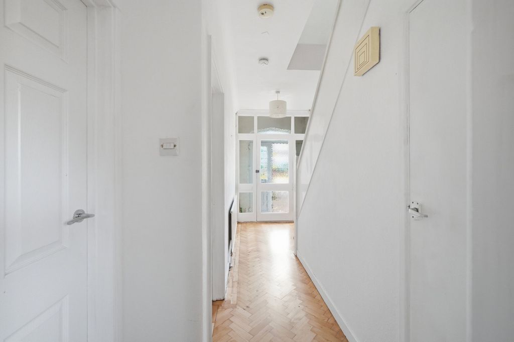 Property photo 3 of 43
