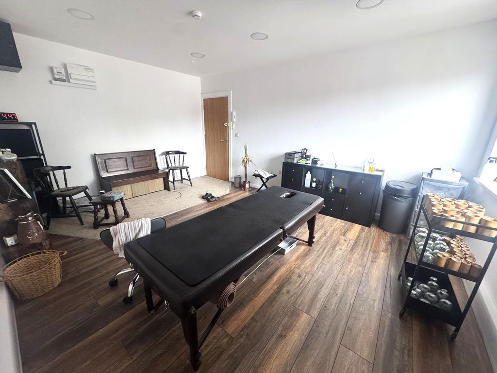 Property photo 1 of 4
