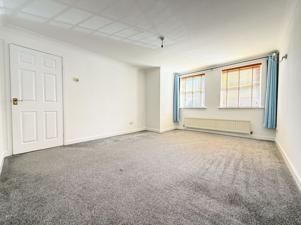 Property photo 2 of 7 Lounge