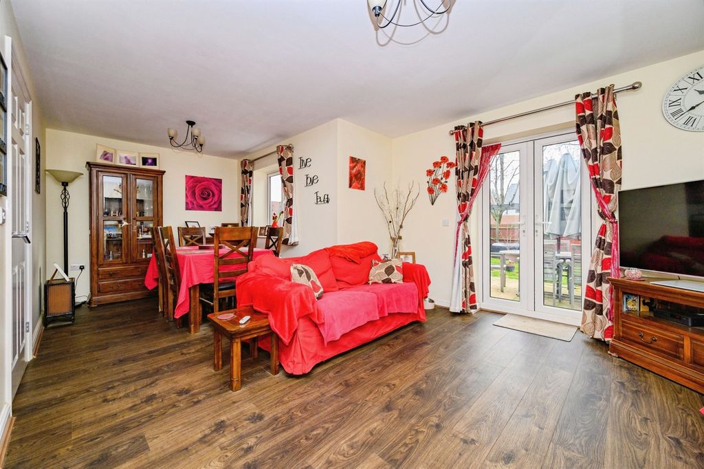 Property photo 3 of 17