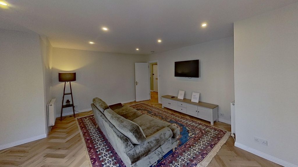 Property photo 2 of 13 Photo 2