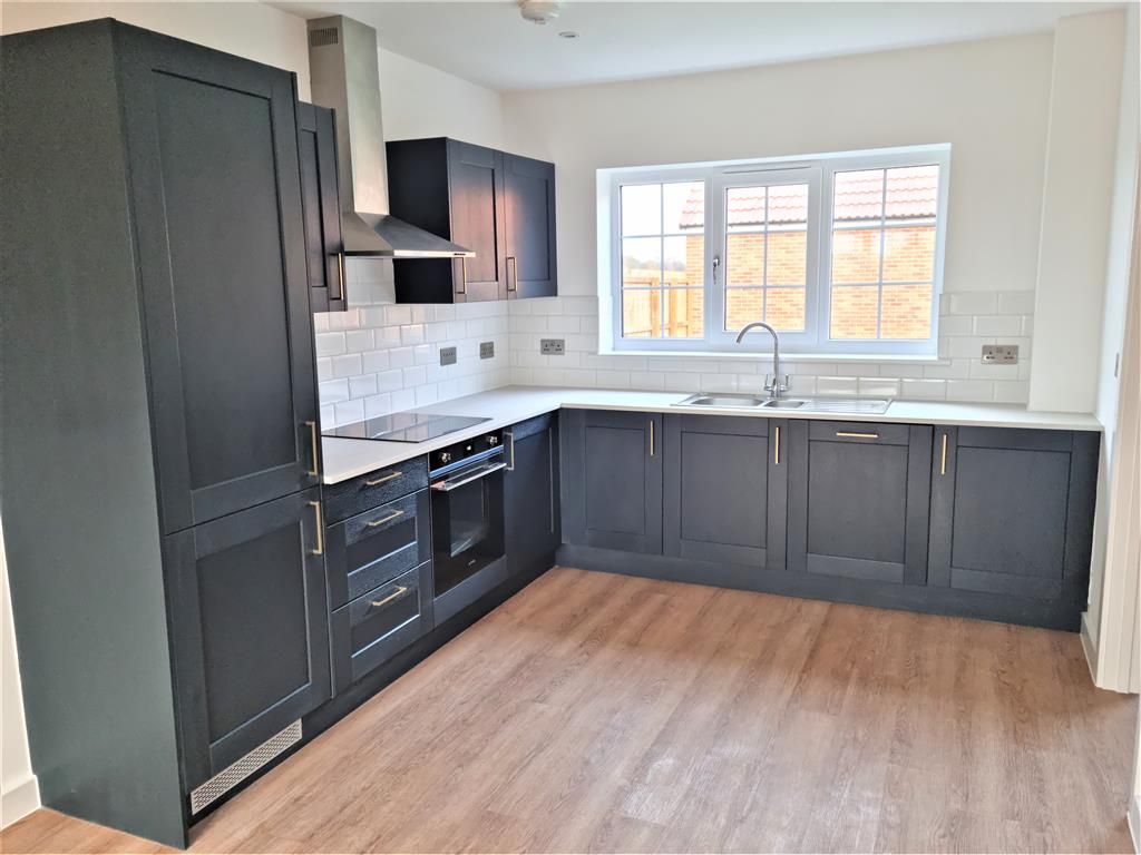 Property photo 1 of 4 Kitchen