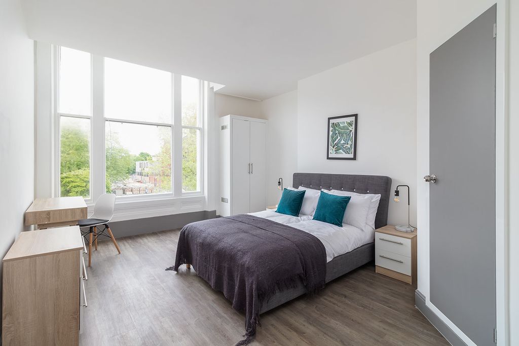 Property photo 2 of 8