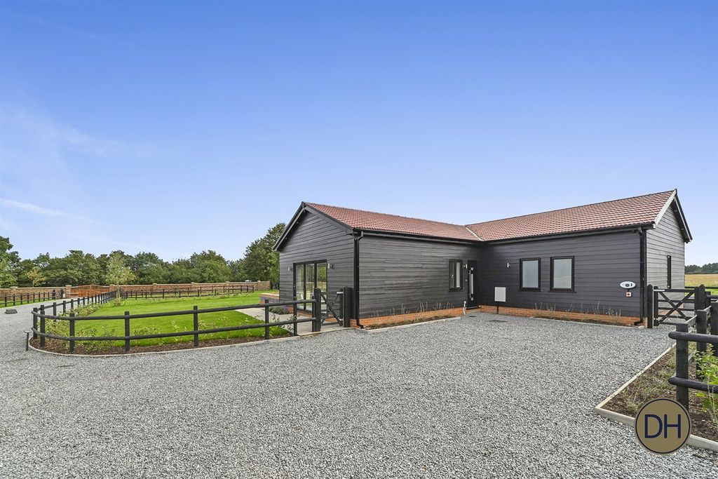 Property photo 1 of 23 Front+Aspect (Main)