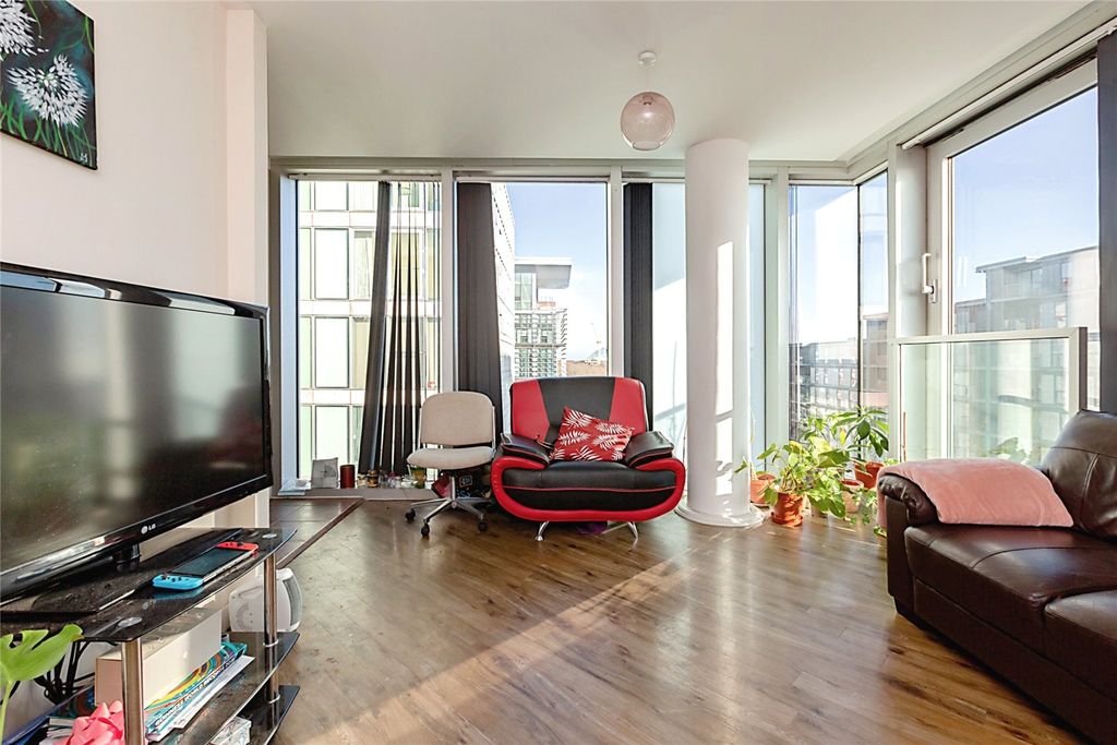 Property photo 1 of 14 Photography