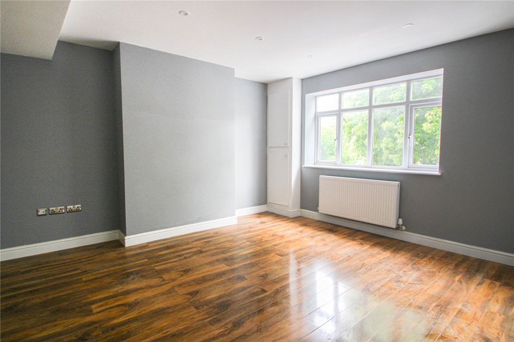 Property photo 2 of 13 Picture No. 04
