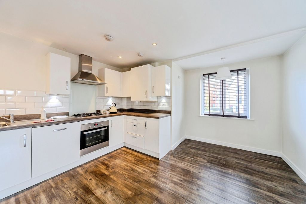 Property photo 2 of 17 Photo