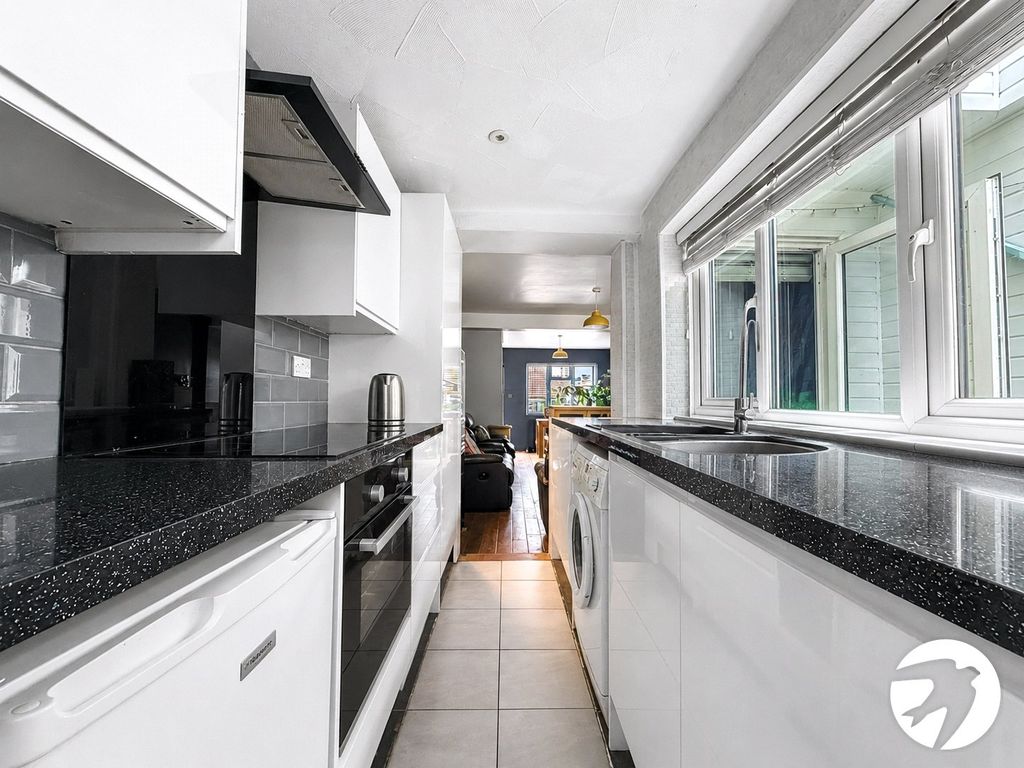 Property photo 3 of 13 Kitchen