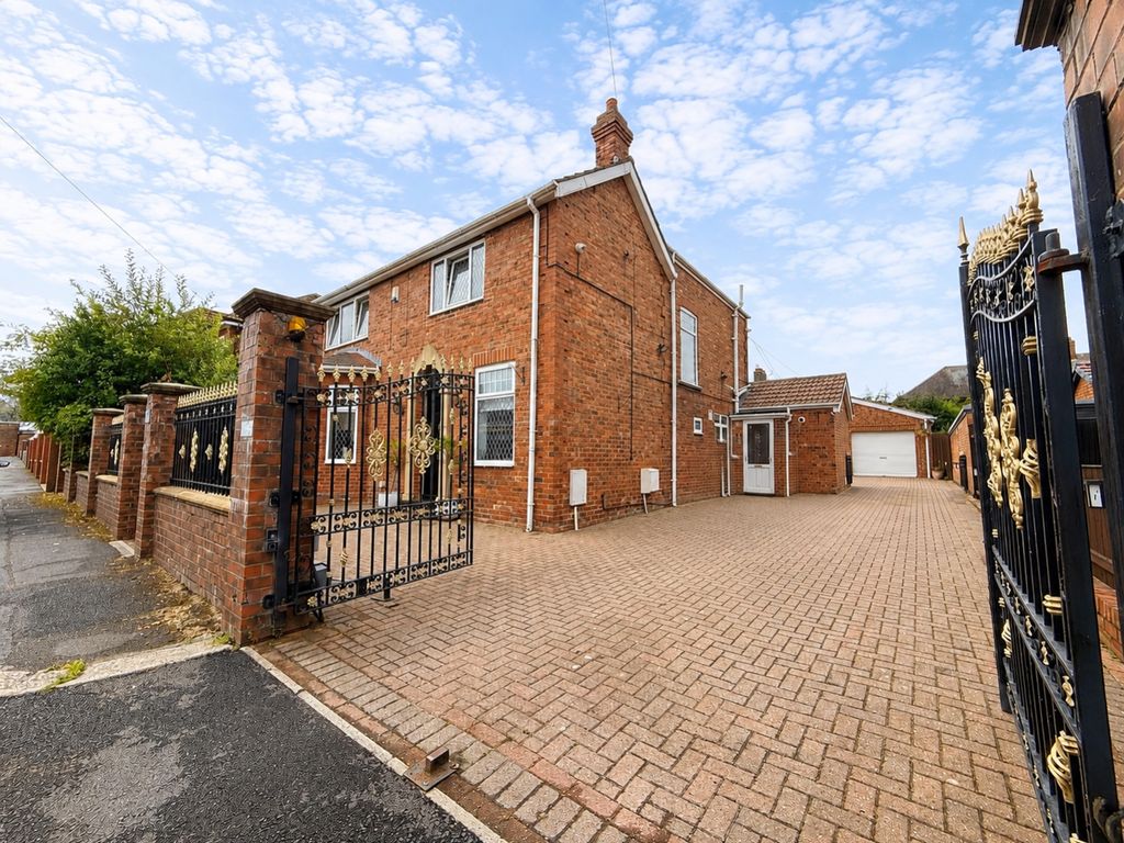 Property photo 2 of 51 219B9D2C-F17A-4846-Aefe-6Dcaf6EE323B