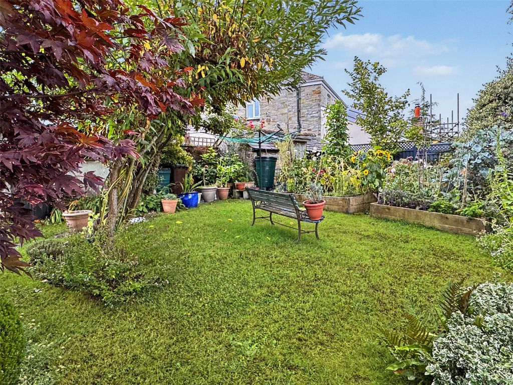 Property photo 3 of 17 Picture No. 10
