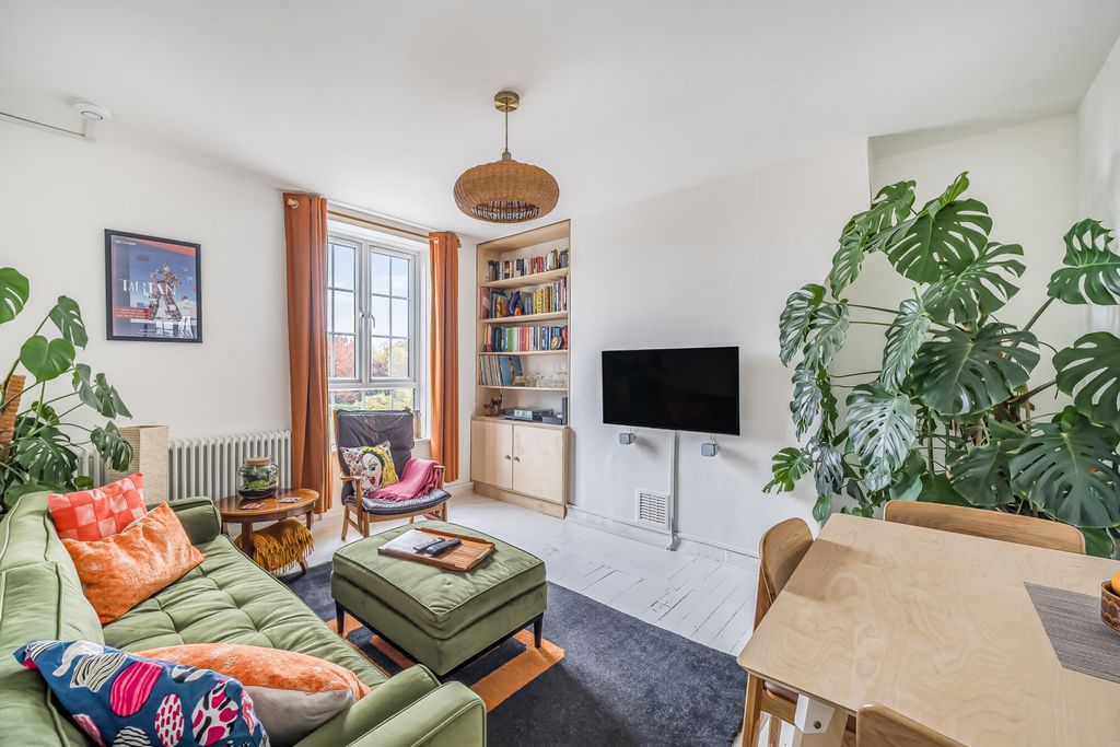 Property photo 2 of 15 Reception