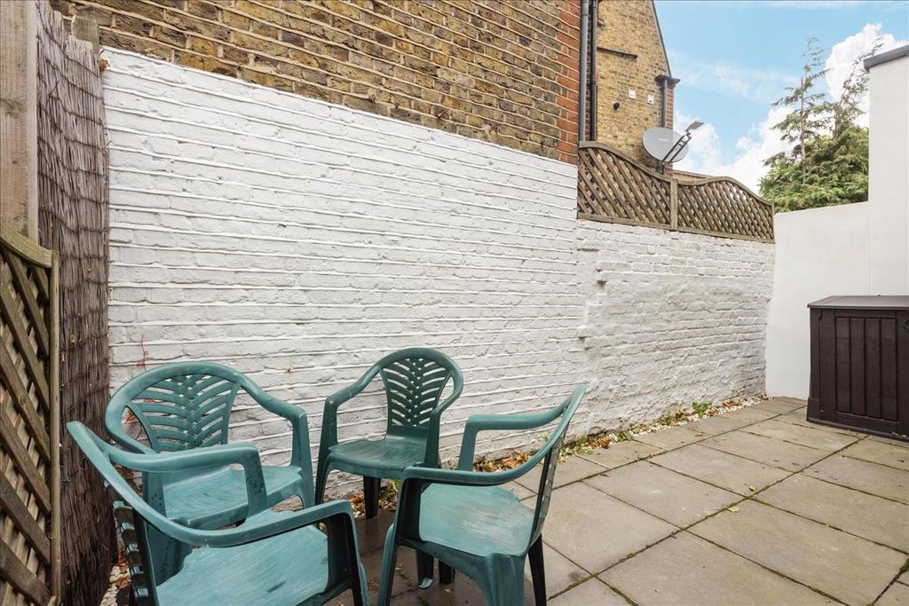 Property photo 2 of 11