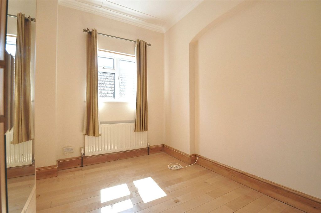 Property photo 2 of 6 Picture No. 23