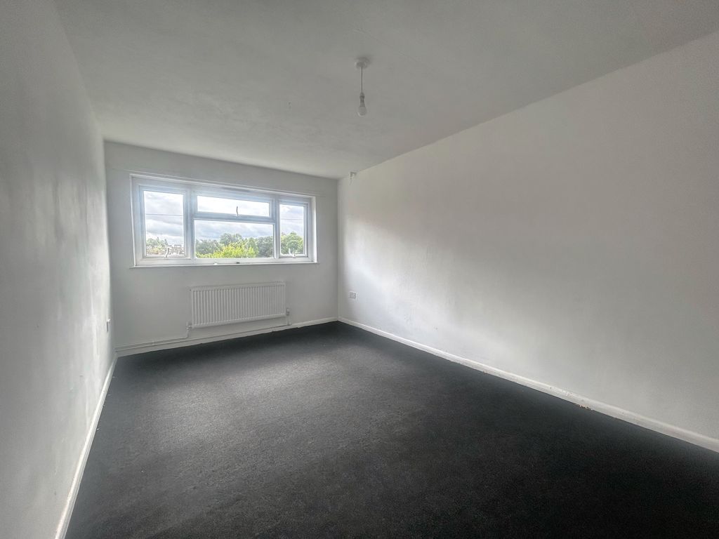 Property photo 3 of 6 3B8De24C-25C3-4544-A100-27C724126043.Jpg