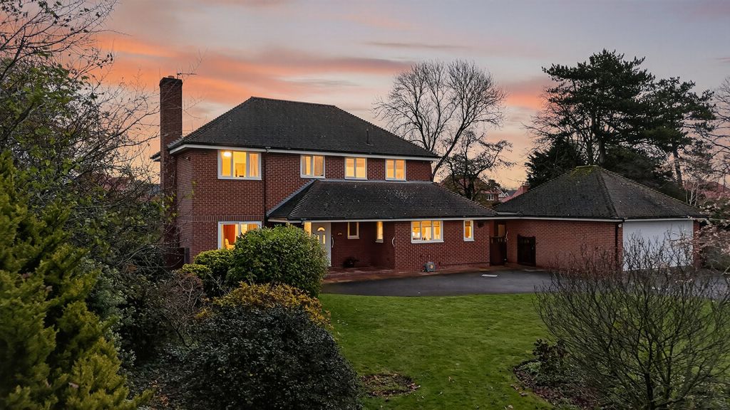 Property photo 1 of 28