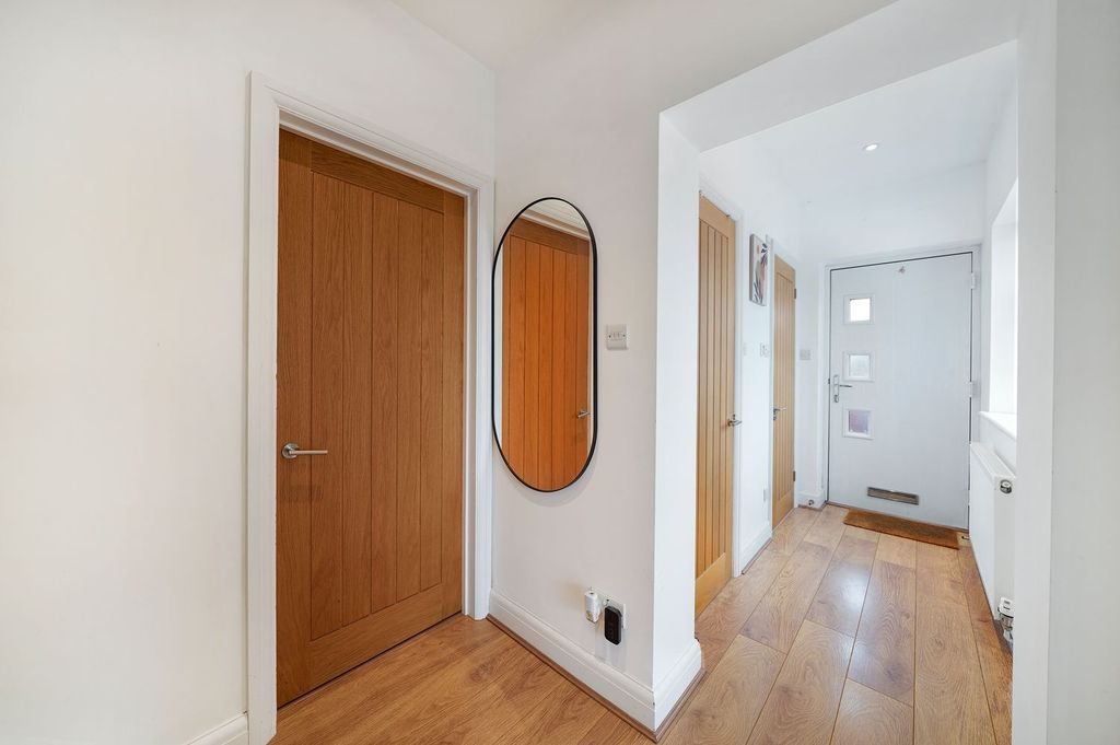 Property photo 3 of 24 Gallery