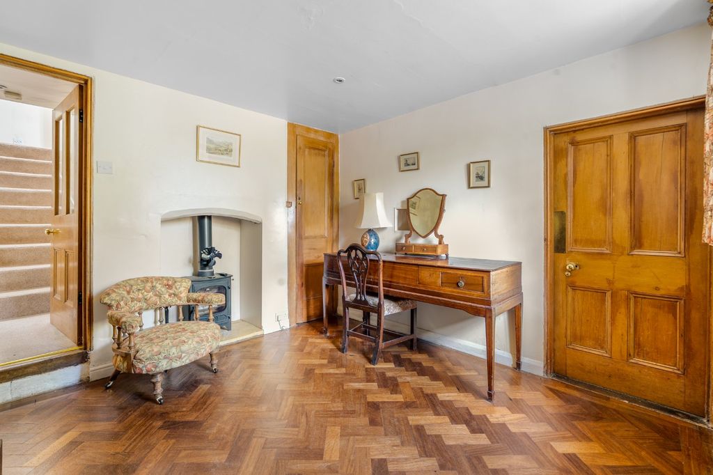 Property photo 3 of 15 Entrance Hall