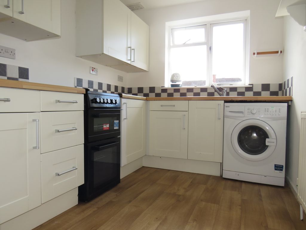 Property photo 1 of 9 Kitchen