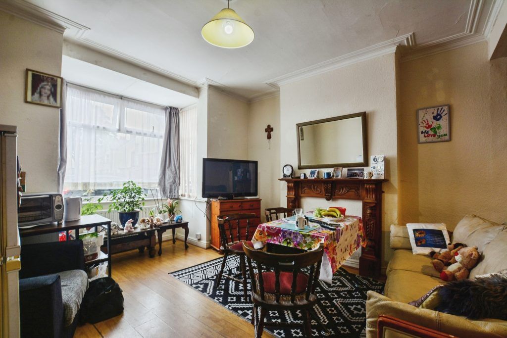 Property photo 2 of 20