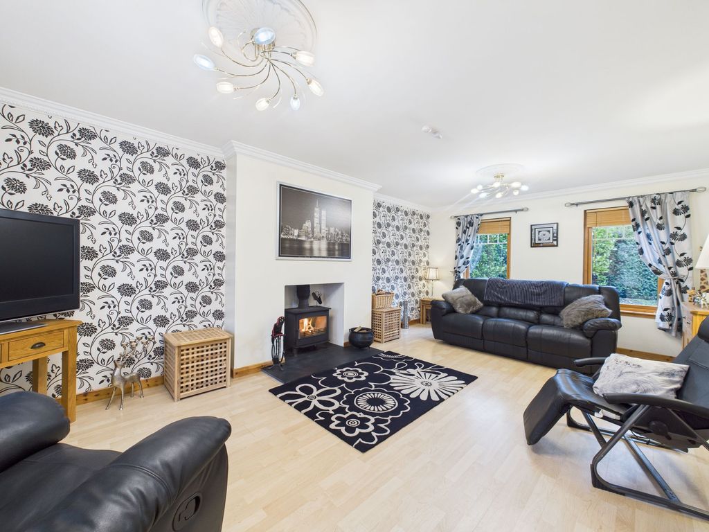 Property photo 2 of 24 Lounge