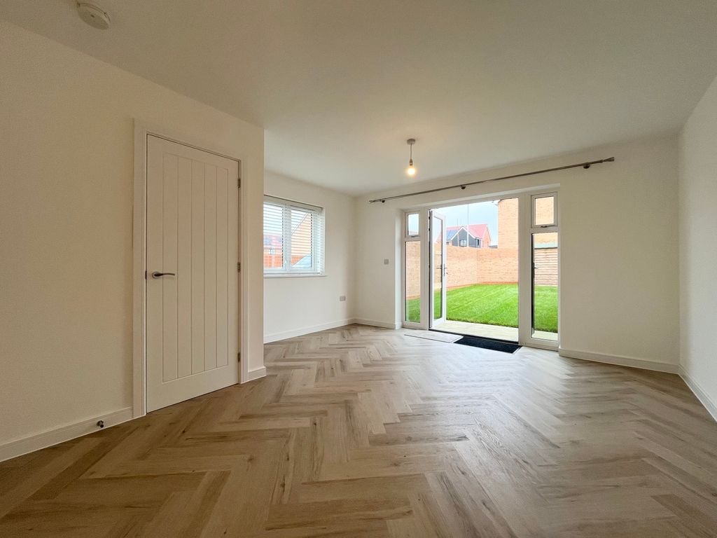 Property photo 3 of 9 Lounge