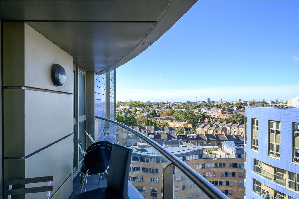 Property photo 1 of 17 Balcony