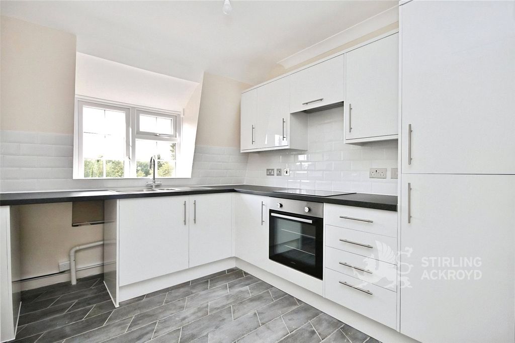 Property photo 2 of 7 Kitchen