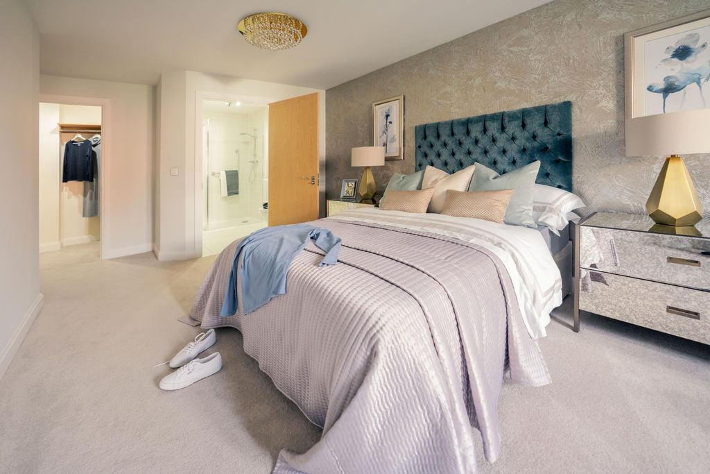 Property photo 2 of 8 Bedroom