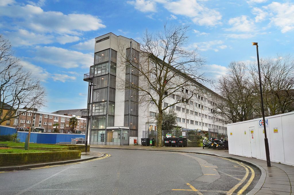 Property photo 2 of 13 Flat 53 Wycombe House, 9 Bernhardt Crescent, St Johns Wood, London, Nw8 8Ax