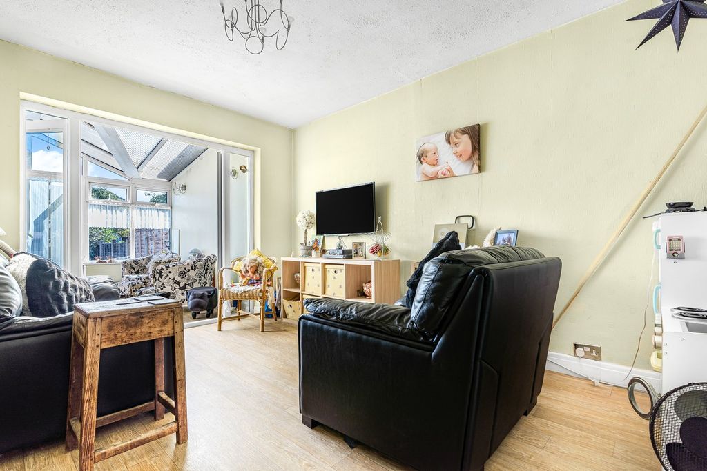 Property photo 3 of 9