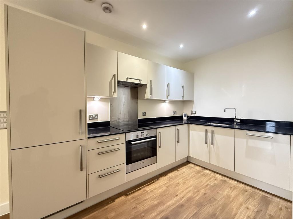 Property photo 2 of 10 Kitchen