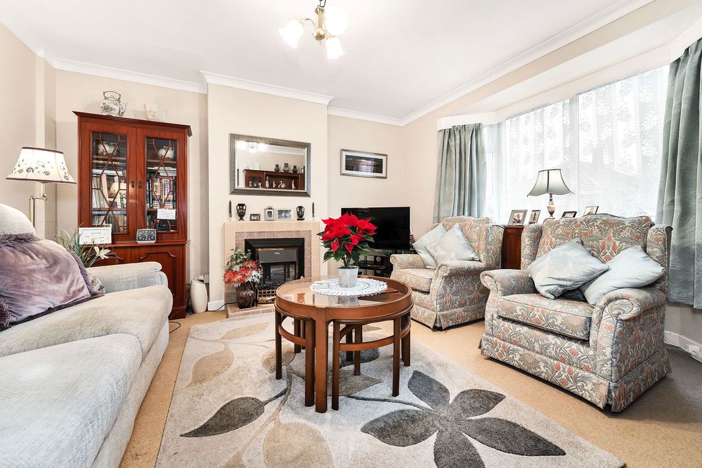 Property photo 3 of 12