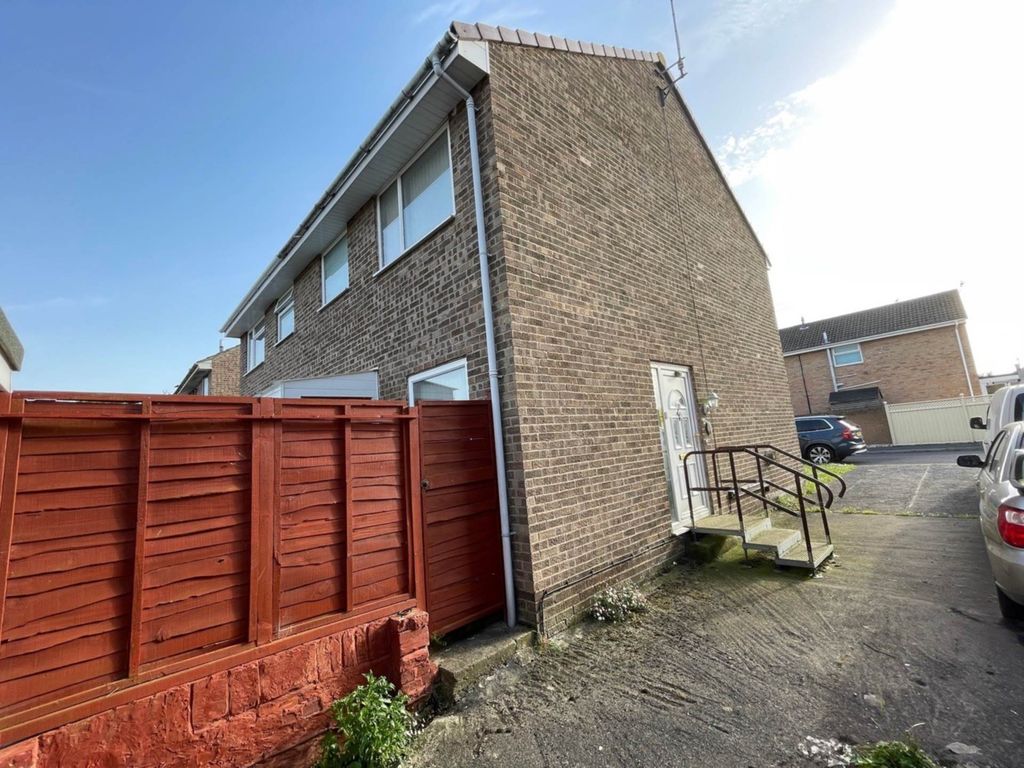 Property photo 2 of 21