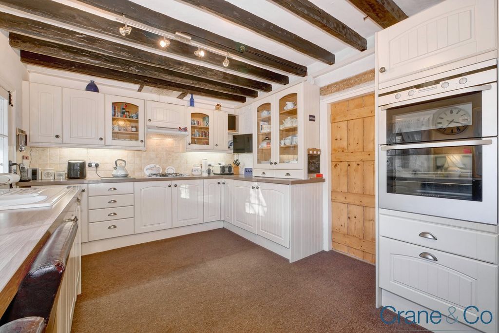 Property photo 2 of 36